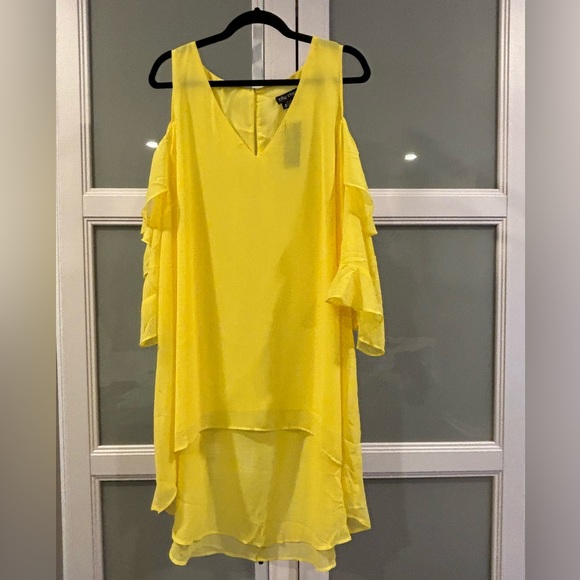 City Chic Trendy Plus Size Wild Dobby V-neck Top - Picture 4 of 4